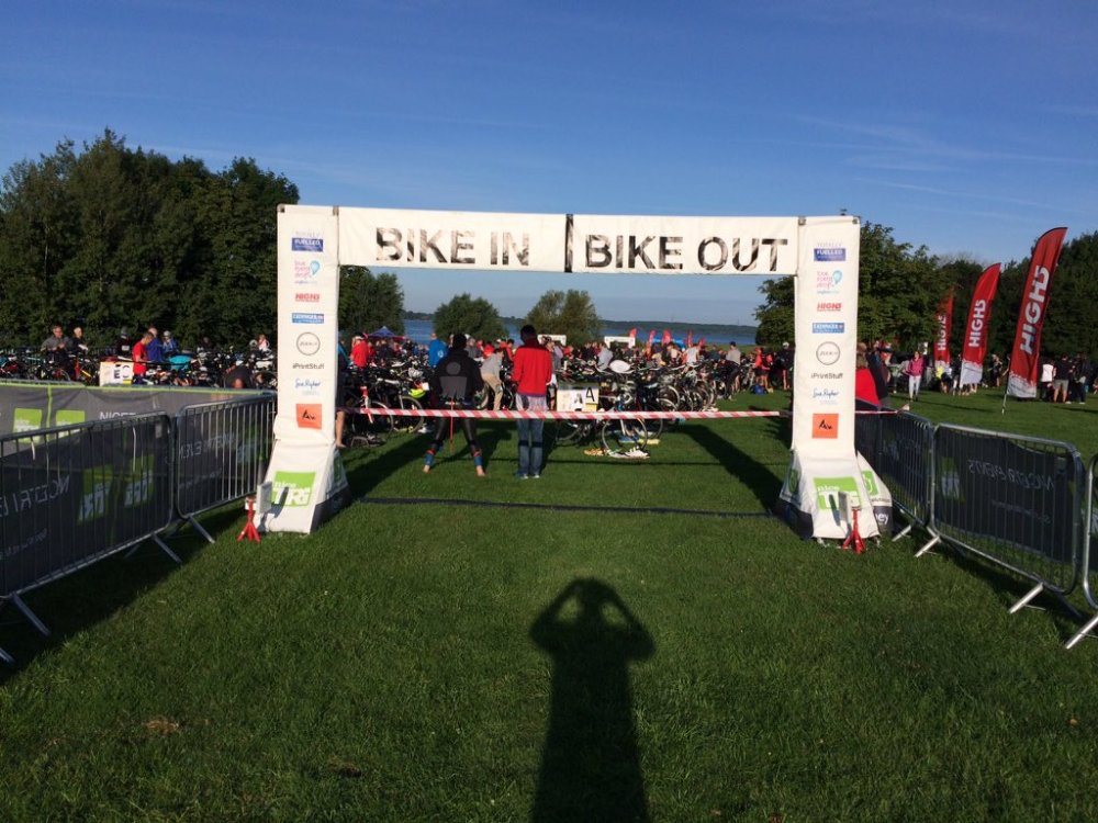 DGhquhAWAAAdaGl.jpg-large